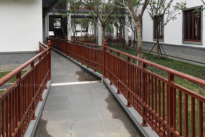 上（shàng）海市青（qīng）浦區陽台護（hù）欄工程案例